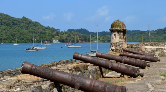 Fortificaciones de Portobelo y San Lorenzo Las fortificaciones de Portobelo y San Lorenzo, situadas en la costa caribeña de Panamá