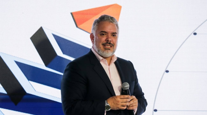 Iván Duque Controversia por designación de Miguel Polo como magistrado de la Corte Constitucional: advertencias de Iván Duque sobre posible extensión del mandato presidencial