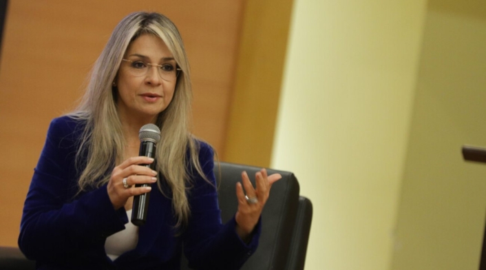 Vicky Dávila Vicky Dávila
