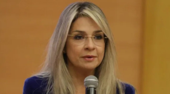 Vicky Dávila Vicky Dávila
