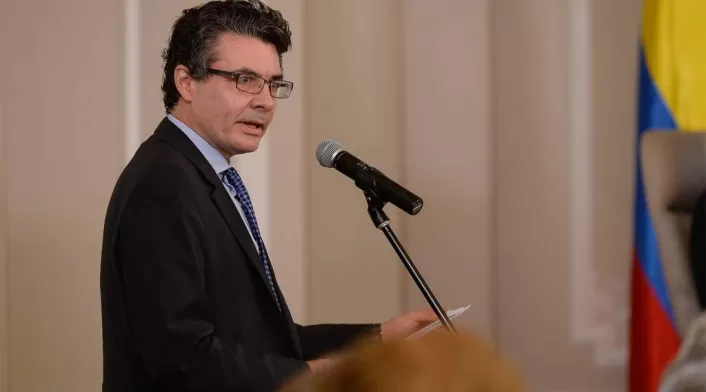 Alejandro Gaviria Alejandro Gaviria