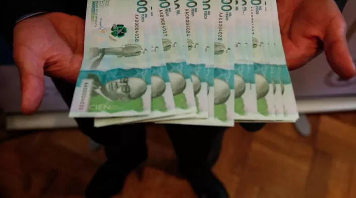 Pesos colombianos