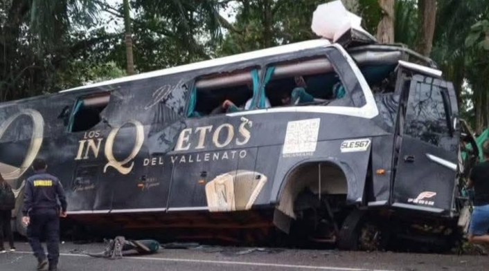 Bus de Los Inquietos se accidenta en Antioquia