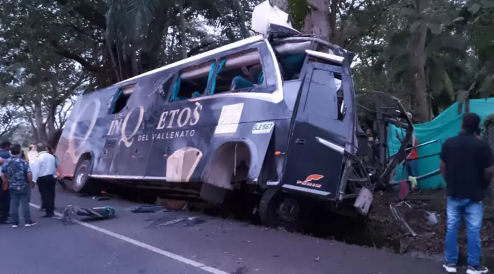 bus de Los Inquietos del Vallenato bus de Los Inquietos del Vallenato