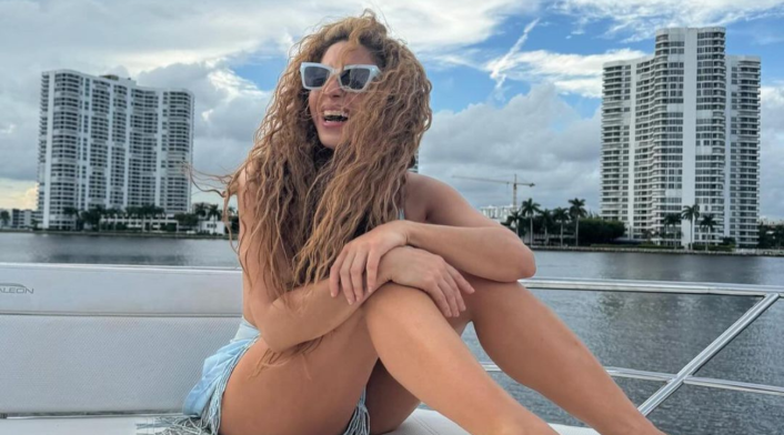 Shakira Shakira