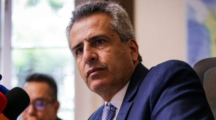 Exministro Velasco prepara pruebas para demostrar que no estuvo en reuniones donde lo cita María Alejandra Benavides Exministro Velasco prepara pruebas para demostrar que no estuvo en reuniones donde lo cita María Alejandra Benavides