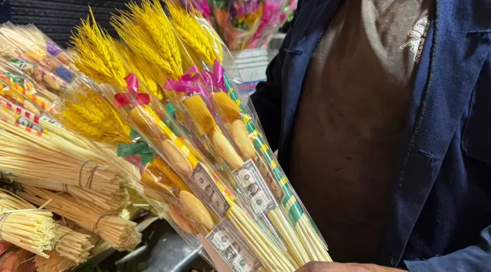 Comerciantes de la Plaza La Perseverancia se preparan para la temporada de agüeros de fin de año Comerciantes de la Plaza La Perseverancia se preparan para la temporada de agüeros de fin de año
