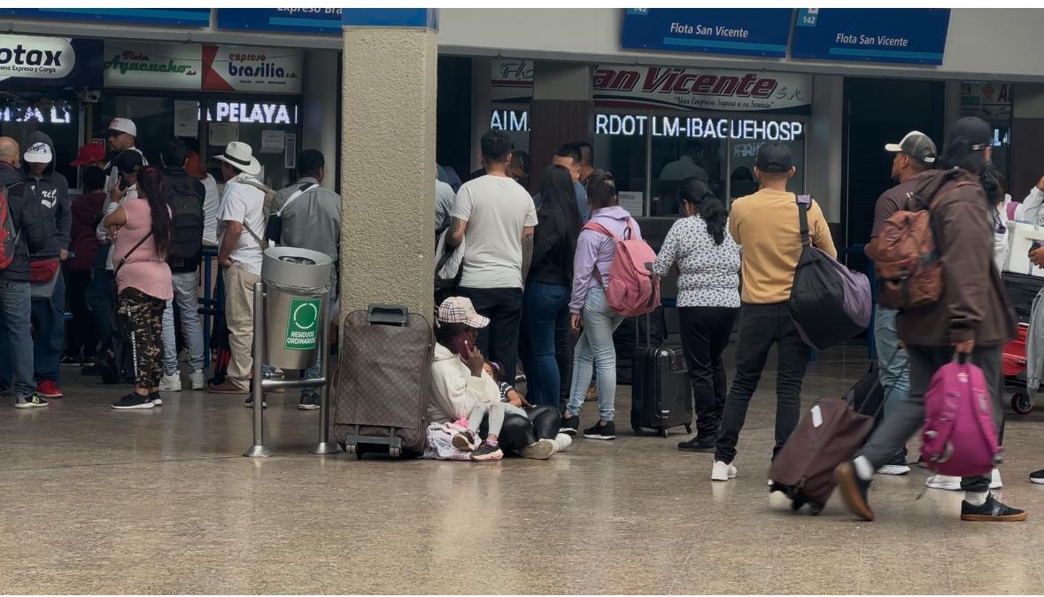 Viajeros denuncian sobrecostos en pasajes en la Terminal del Salitre previo a Año Nuevo Viajeros denuncian sobrecostos en pasajes en la Terminal del Salitre previo a Año Nuevo