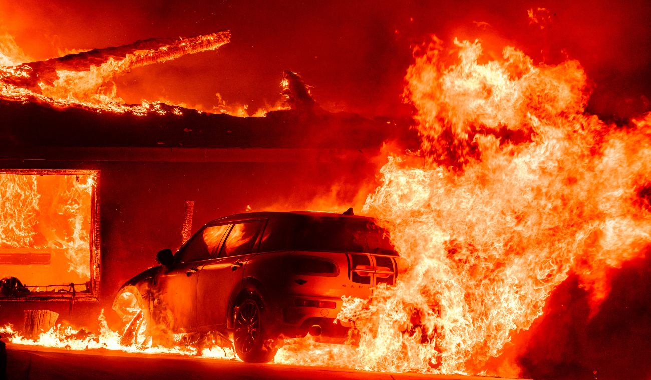 Ben Affleck y otras celebridades evacuadas por los incendios forestales en Los Ángeles Ben Affleck y otras celebridades evacuadas por los incendios forestales en Los Ángeles