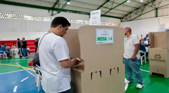 El Consejo Nacional Electoral afirma que este recorte va en contravía de unas elecciones libres y justas
