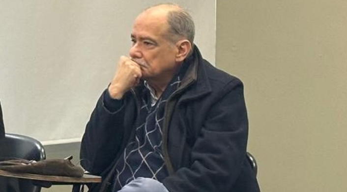 Emiten orden de captura contra periodista Gonzalo Guillén El periodista Gonzalo Guillén, contra el que se emitió orden de captura por no retractarse