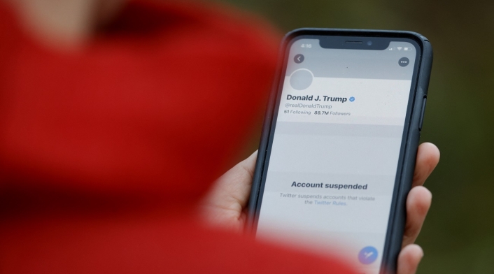 Problema en teléfonos iPhone hizo que transcribieran la palabra "racista" como "Trump" Problema en teléfonos iPhone hizo que transcribieran la palabra "racista" como "Trump"