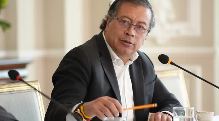 Oposición pidió réplica a consejo de ministros del presidente Gustavo Petro El presidente Gustavo Petro, cuyo consejo de ministros del 4 de febrero de 2025 tendría réplica de parte de la oposición