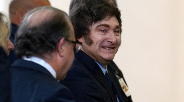 Periodista ironizó con entrevista cortada de MIlei El presidente Javier Milei, que tuvo una entrevista cortada para evitar incriminarse con escándalo de criptomonedas