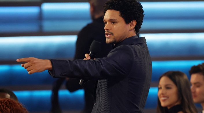 Trevor Noah, presentador de los Grammy que hizo feo comentario de Colombia al presentar a Shakira Trevor Noah, presentador de los Grammy que hizo feo comentario de Colombia al presentar a Shakira
