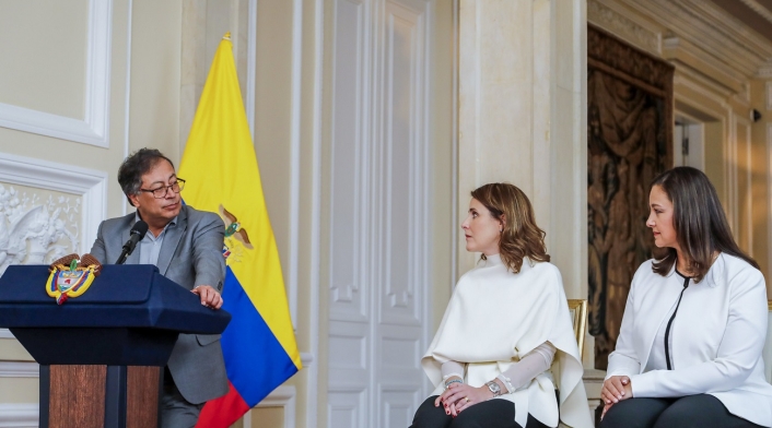 El presidente Gustavo Petro y Paula Robledo, quien renunció a ser secretaria jurídica El presidente Gustavo Petro y Paula Robledo, quien renunció a ser secretaria jurídica