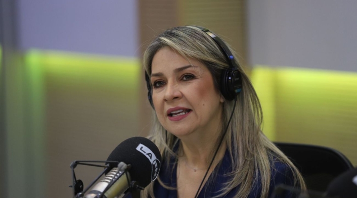 Vicky Dávila Vicky Dávila