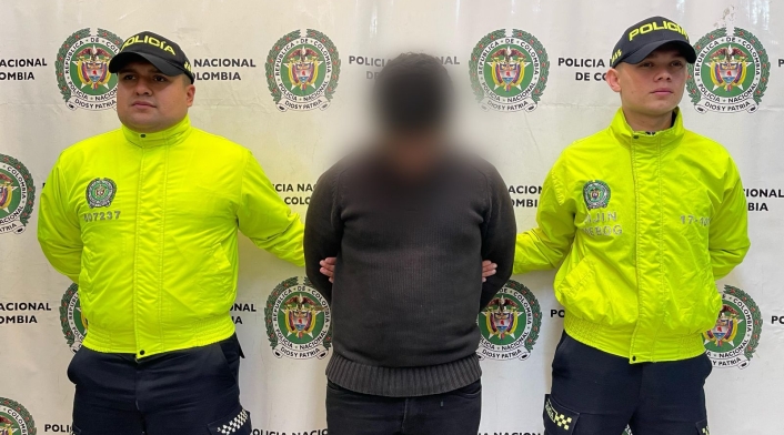 Cayó alias ‘Caníbal’, quien atacó a mordiscos en el rostro a su pareja sentimental en Bogotá Cayó alias ‘Caníbal’, quien atacó a mordiscos en el rostro a su pareja sentimental en Bogotá