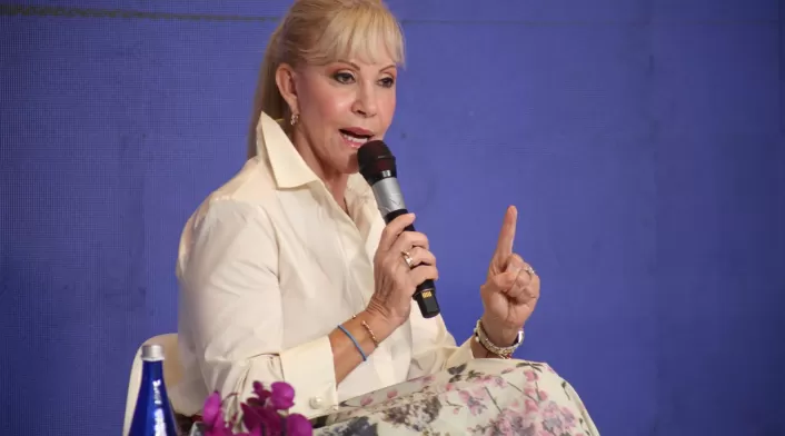 Controversia entre Gobierno y Dilian Francisca Toro por acuerdos de reforma a la salud. Ministro cuestiona propuestas de la senadora Norma Hurtado. Gobernadora del Valle, Dilian Francisca Toro