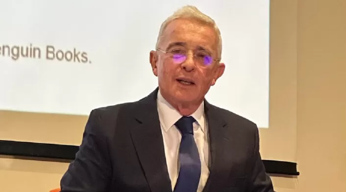 Álvaro Uribe habló de elecciones 2026 y mencionó "estallido" Álvaro Uribe habló de elecciones 2026 y mencionó "estallido"