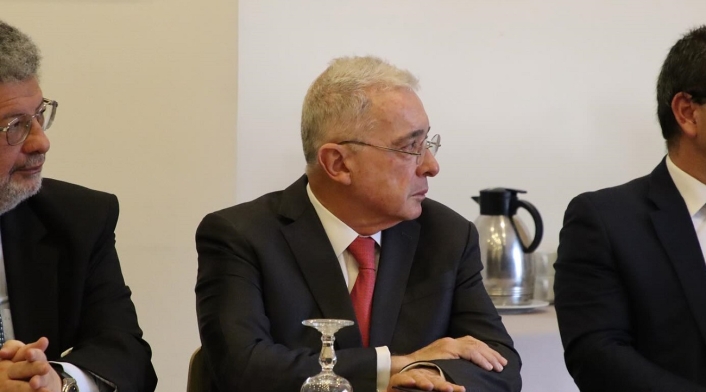 Centro Democrático denuncia atropellos en juicio a Uribe Centro Democrático denuncia atropellos en juicio a Uribe