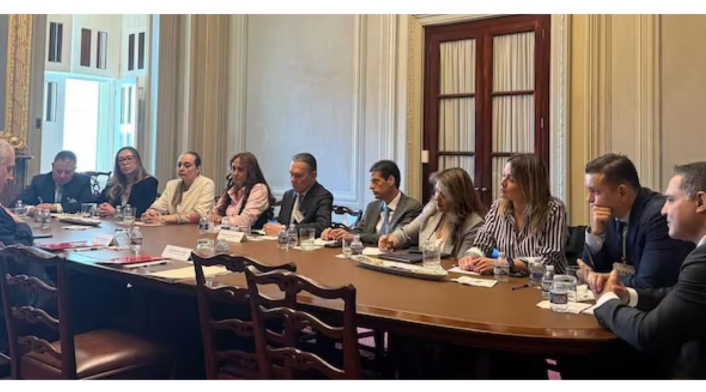 Congresistas colombianos se reúnen con la OEA Congresistas colombianos se reúnen con la OEA