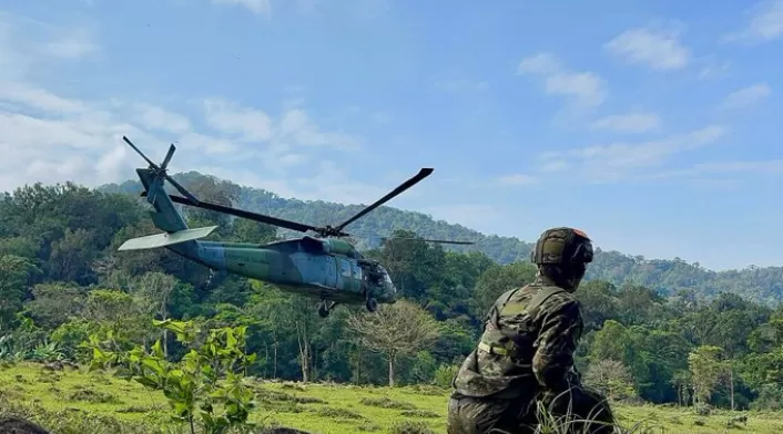Zozobra en el Bajo Cauca antioqueño: Intenso combate entre el Ejército y Clan del Golfo