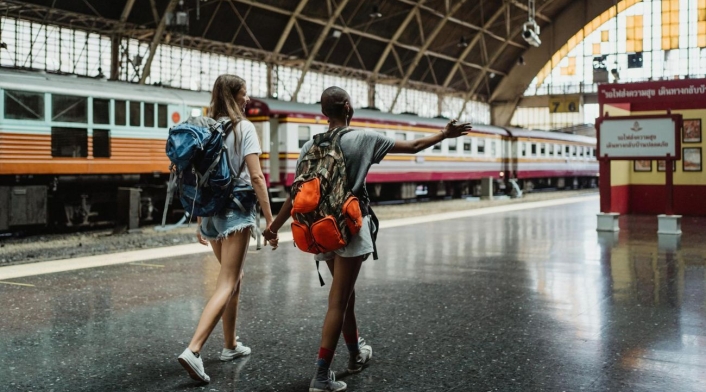 Jóvenes viajando Jóvenes viajando
