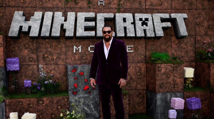Jason Momoa protagoniza la exitosa adaptación de Minecraft, que arrasó en su estreno con 301 millones de dólares en taquilla. Jason Momoa protagoniza la exitosa adaptación de Minecraft, que arrasó en su estreno con 301 millones de dólares en taquilla.