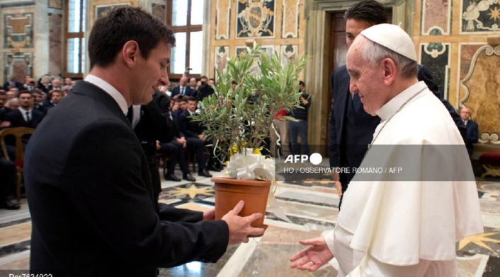 Lionel Messi y el papa Francisco Lionel Messi y el papa Francisco