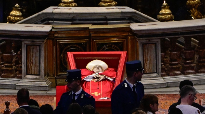 Papa Francisco ataúd en cámara ardiente Papa Francisco ataúd en cámara ardiente