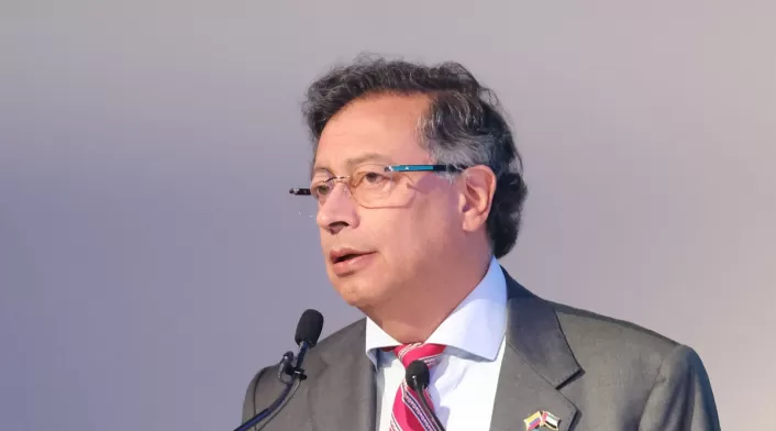 El presidente Gustavo Petro denuncia genocidio en Colombia y señala al Partido Conservador como responsable. Respuesta contundente del Partido Conservador. El presidente Gustavo Petro denuncia genocidio en Colombia y señala al Partido Conservador como responsable. Respuesta contundente del Partido Conservador.