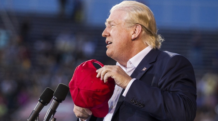 Trump ordena aumentar presión en las duchas de EE.UU.