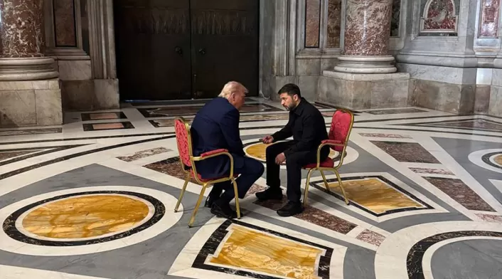 Trump y Zelenski se reúnen al margen del funeral del papa en Roma Trump y Zelenski se reúnen al margen del funeral del papa en Roma