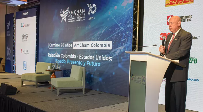 Embajador (e) de EE. UU. en Colombia, John McNamara
