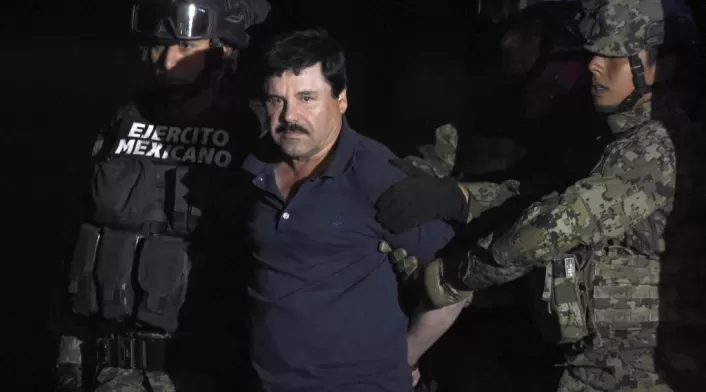 Chapo Guzmán siendo arrestado Chapo Guzmán siendo arrestado