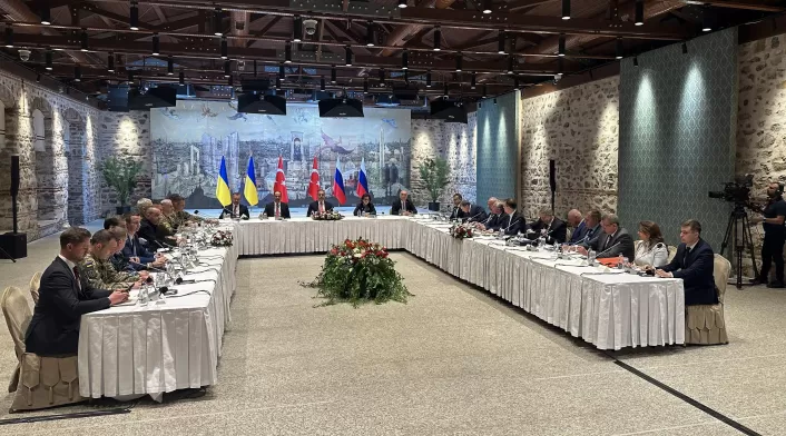 Delegación de Rusia y Ucrania reunidas en Turquía