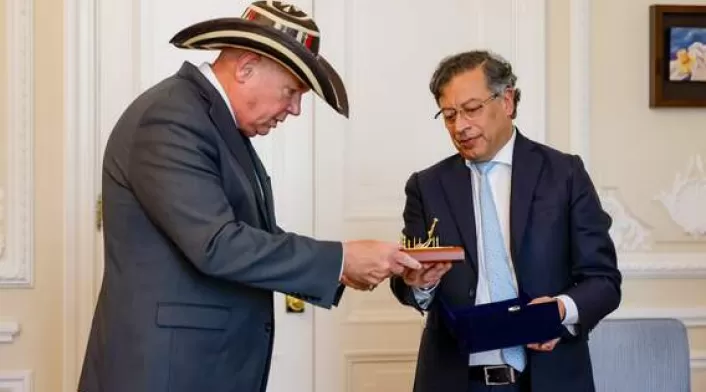Gustavo Petro, presidente de Colombia y Jhon McNamara, encargado de negocios de la Embajada de Estados Unidos. Gustavo Petro, presidente de Colombia y Jhon McNamara, encargado de negocios de la Embajada de Estados Unidos.