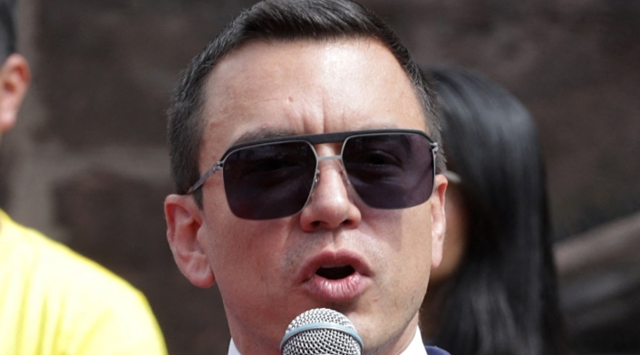 Daniel Noboa, presidente de Ecuador, reta a las mafias