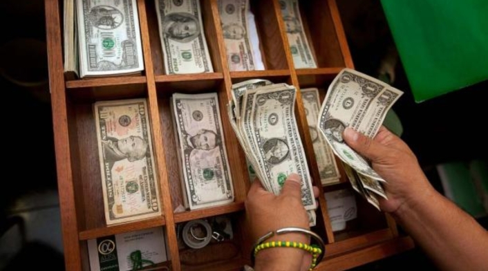 Dólar Dólar