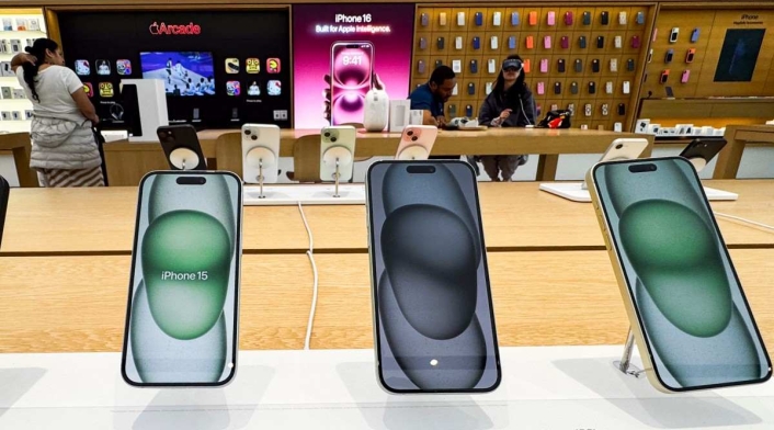 iPhone 16 iPhone 16
