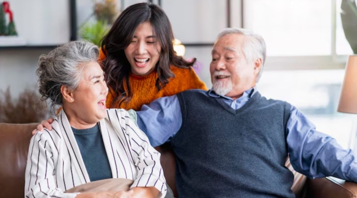 Pensionados con su hija Pensionados con su hija