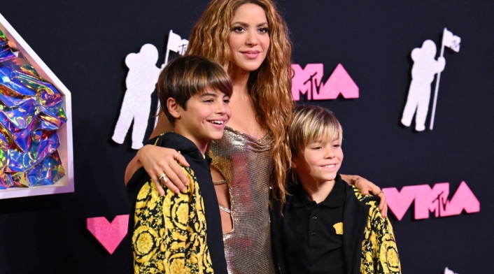 Shakira y sus hijos Shakira y sus hijos