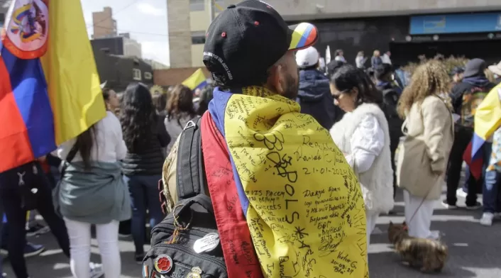 Misa por Miguel Uribe a las afueras de la Clínica Santa Fe