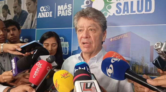 Rueda de prensa en medio de Foro de Salud
