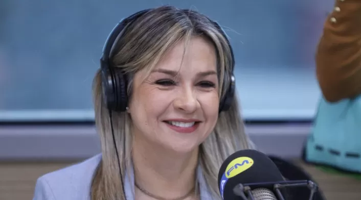 Vicky Dávila Vicky Dávila