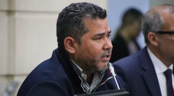 Alejandro Carlos Chacón Alejandro Carlos Chacón