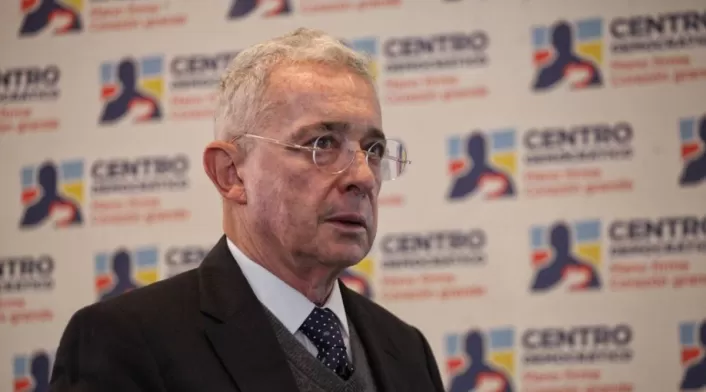 Álvaro Uribe Vélez Álvaro Uribe Vélez