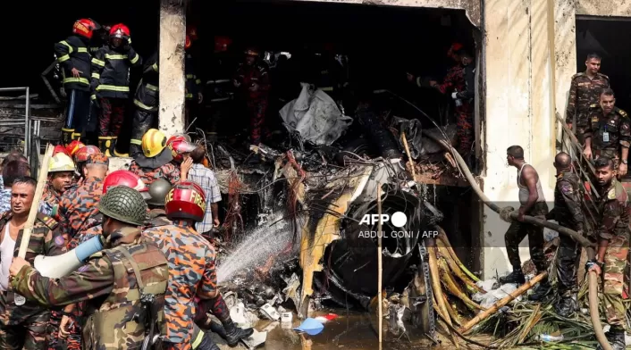 Accidente aéreo en Bangladés Accidente aéreo en Bangladés