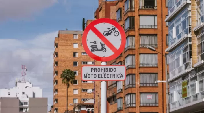 Las acciones de control y señalización hacen parte de una estrategia distrital orientada a proteger la movilidad activa Las acciones de control y señalización hacen parte de una estrategia distrital orientada a proteger la movilidad activa